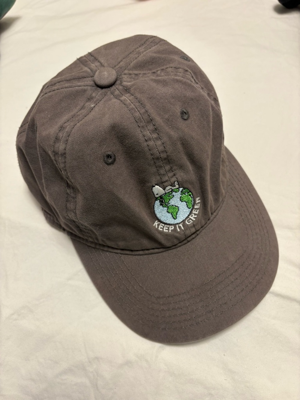 Snoopy Peanuts' 'Keep It Green' Embroidered Cap - Gray